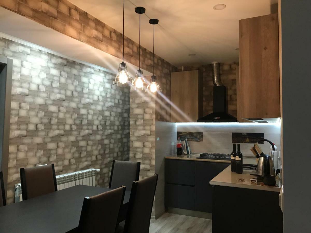 Luxury 4-Bedroom Apartment In The Center Τυφλίδα Εξωτερικό φωτογραφία