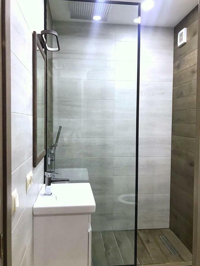 Luxury 4-Bedroom Apartment In The Center Τυφλίδα Εξωτερικό φωτογραφία