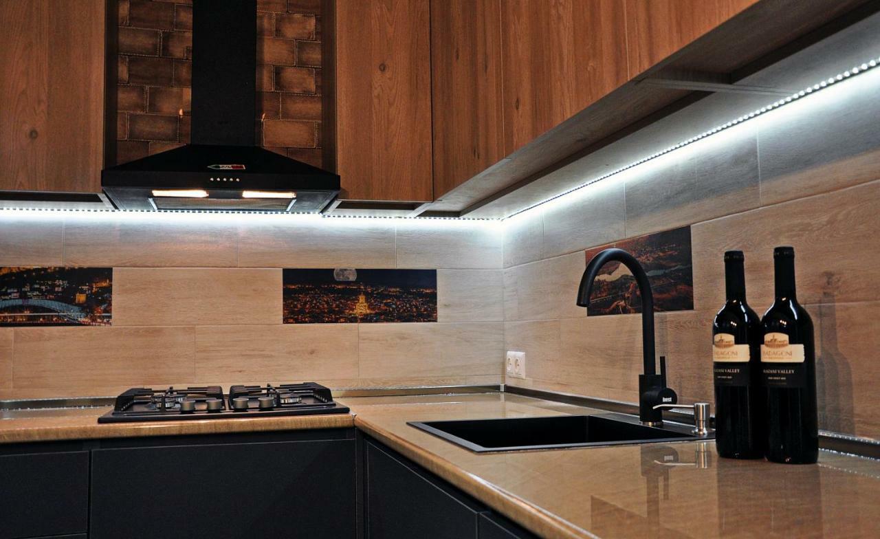 Luxury 4-Bedroom Apartment In The Center Τυφλίδα Εξωτερικό φωτογραφία