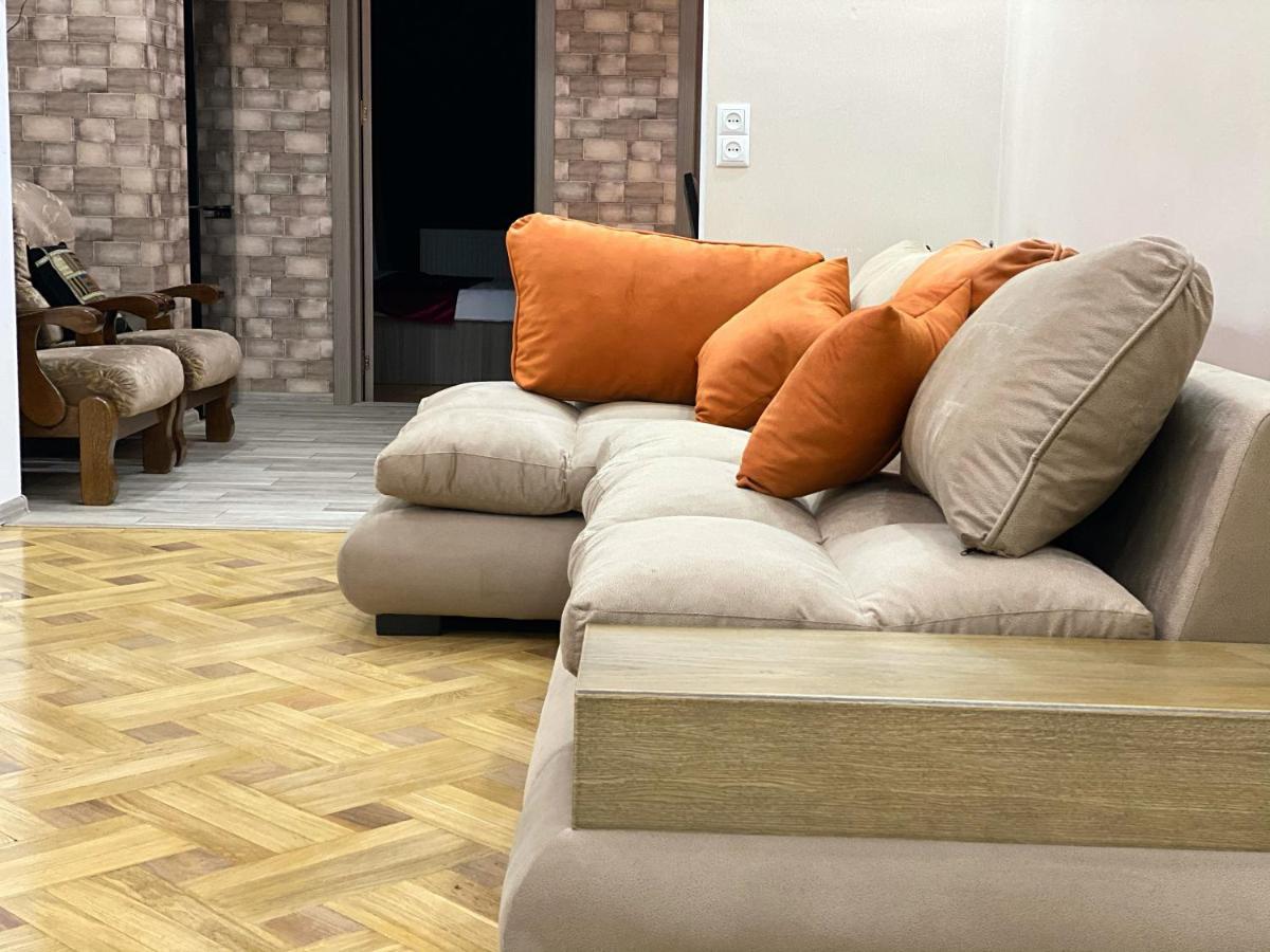 Luxury 4-Bedroom Apartment In The Center Τυφλίδα Εξωτερικό φωτογραφία